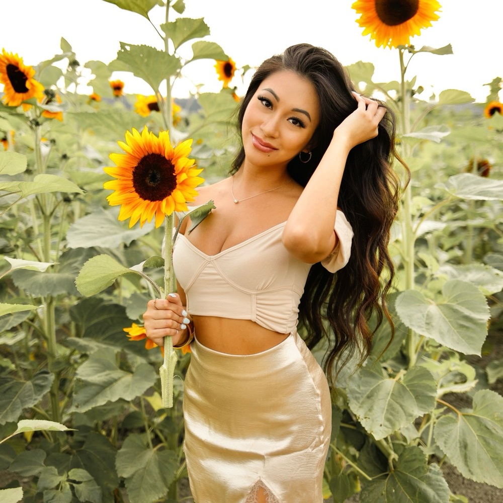 Forever 21 cream colored crop top: Size S.